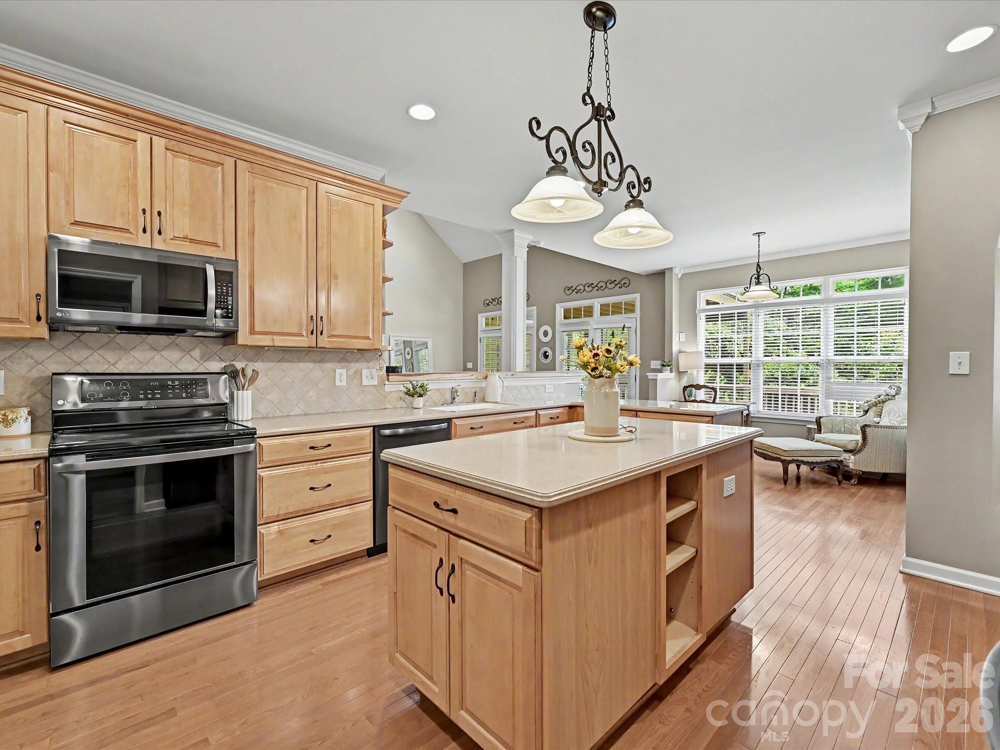 8729 Riverwood Road — Terrell