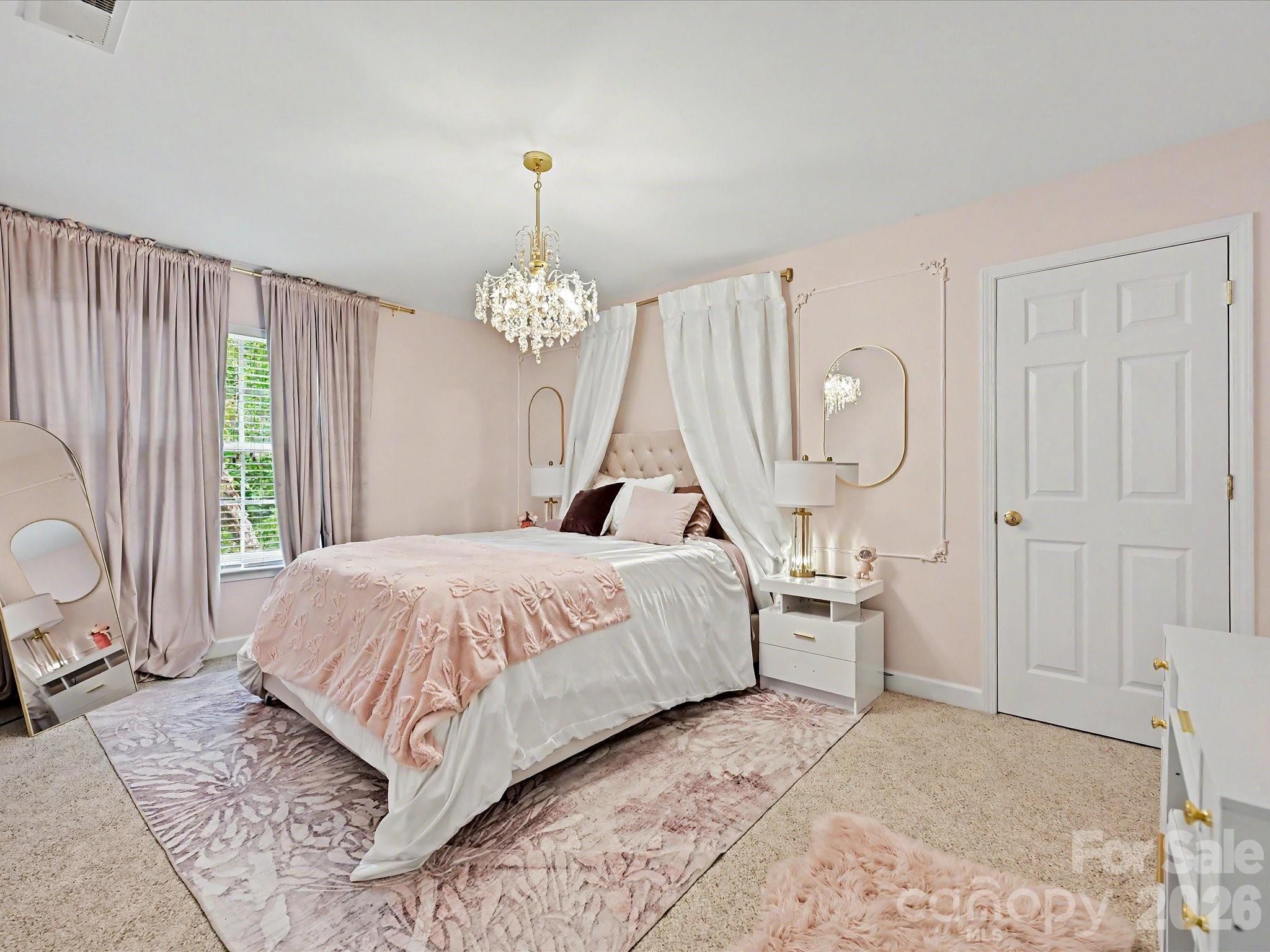 8729 Riverwood Road — Terrell