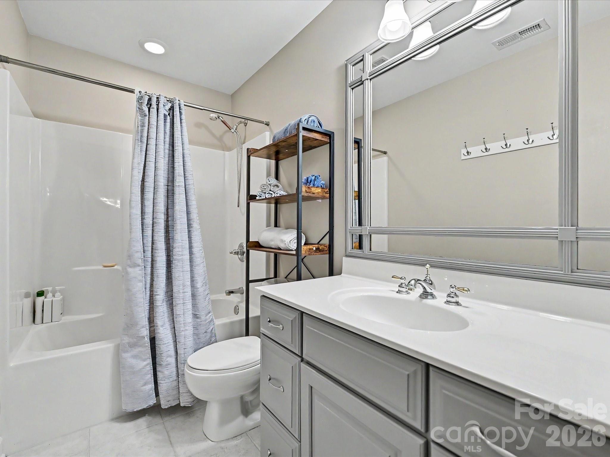 8729 Riverwood Road — Terrell