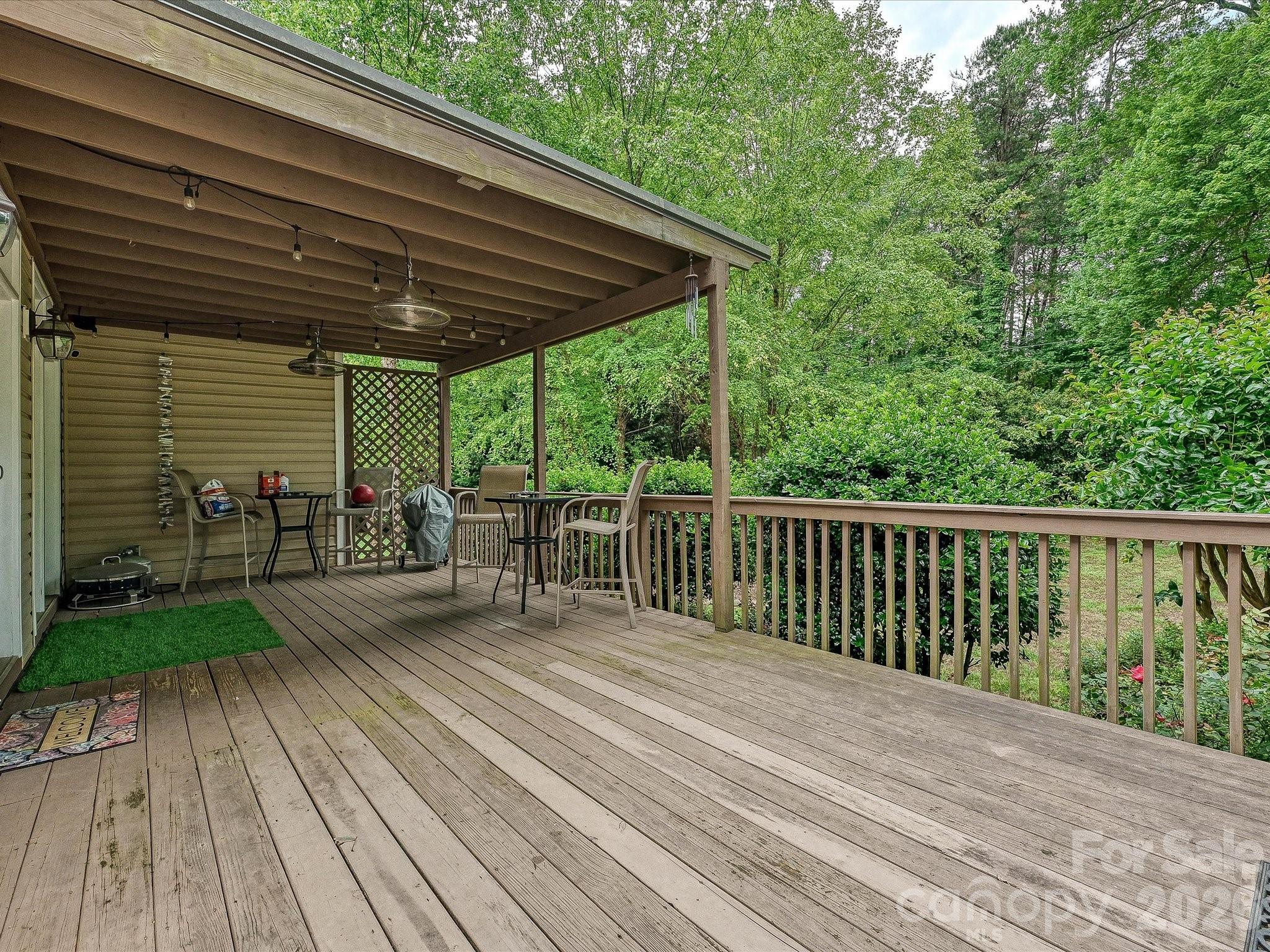 8729 Riverwood Road — Terrell