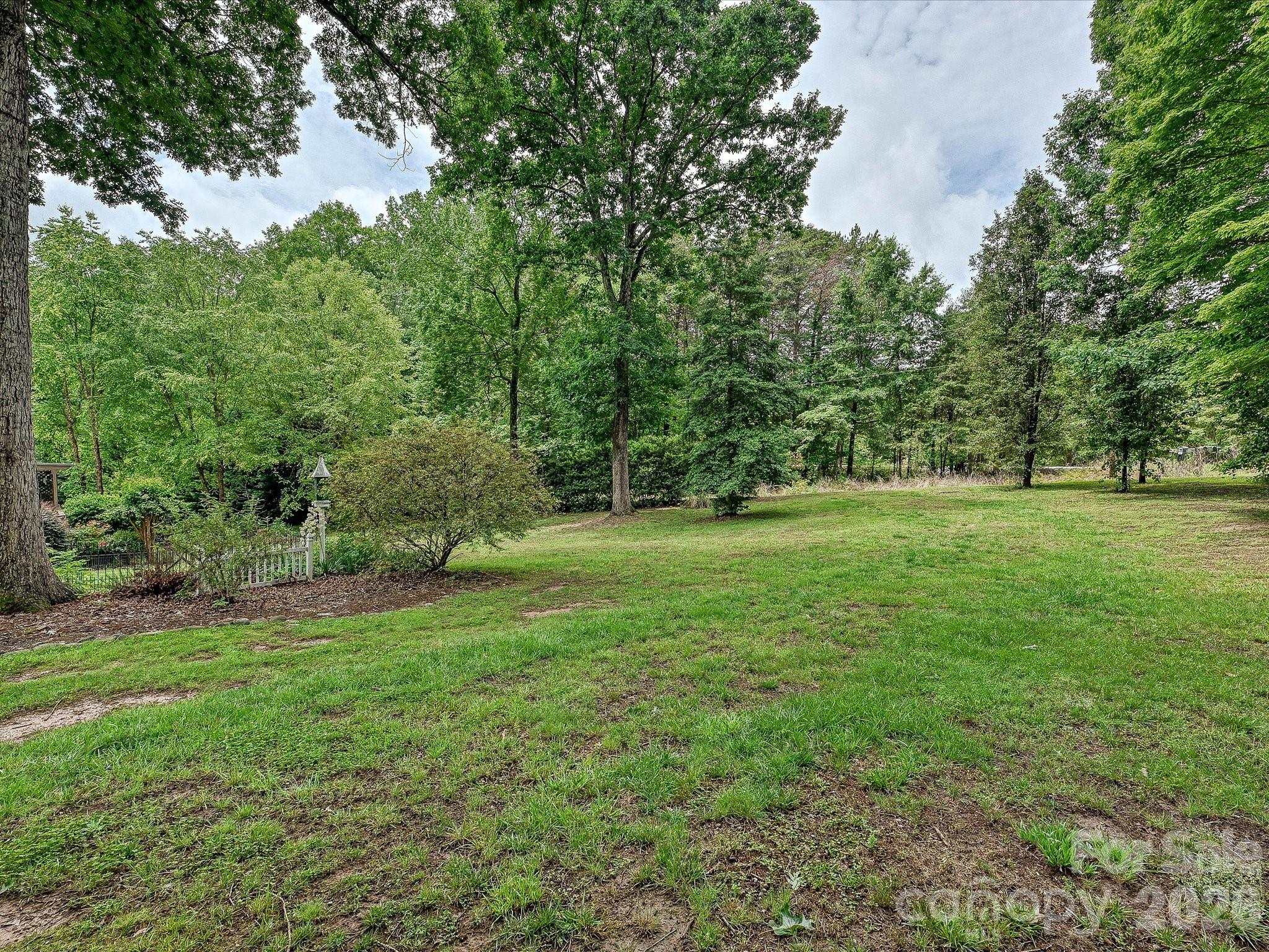 8729 Riverwood Road — Terrell