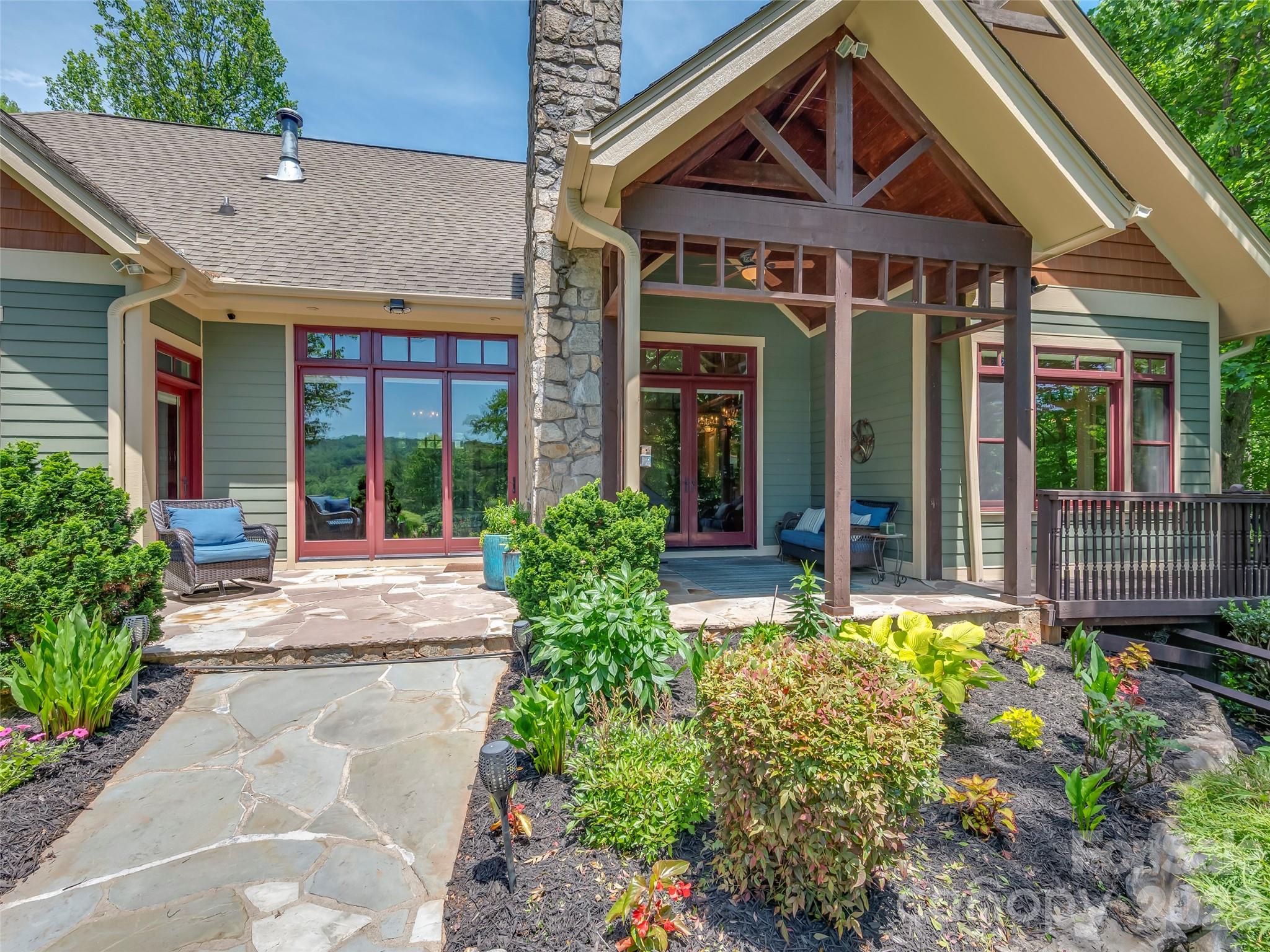 161 Chattooga Run — Hendersonville