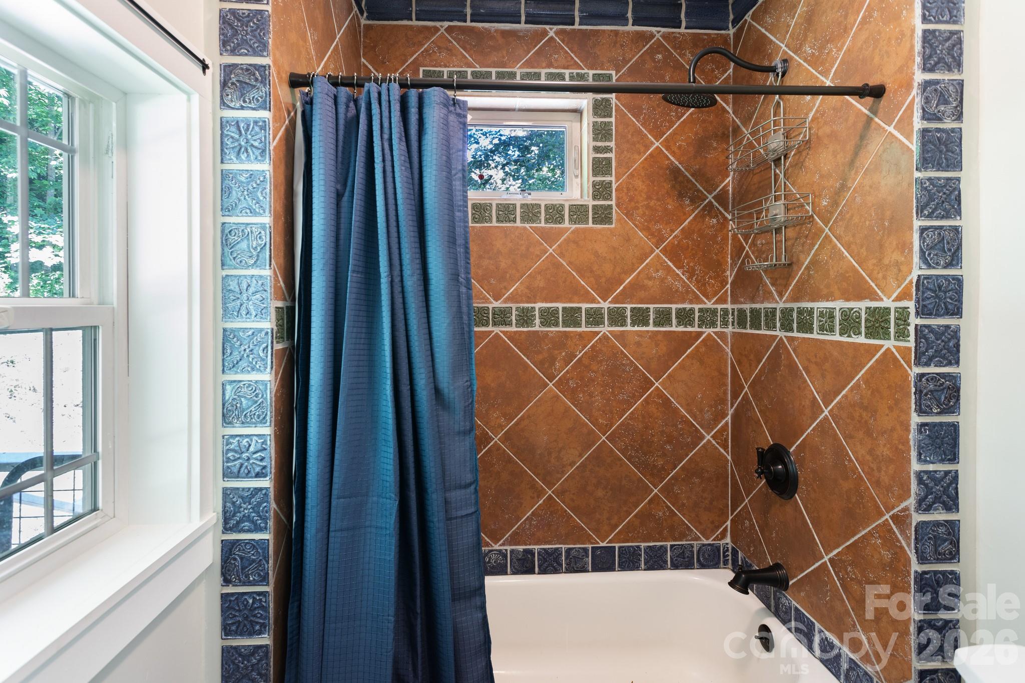 1621 Upward Way — Waynesville