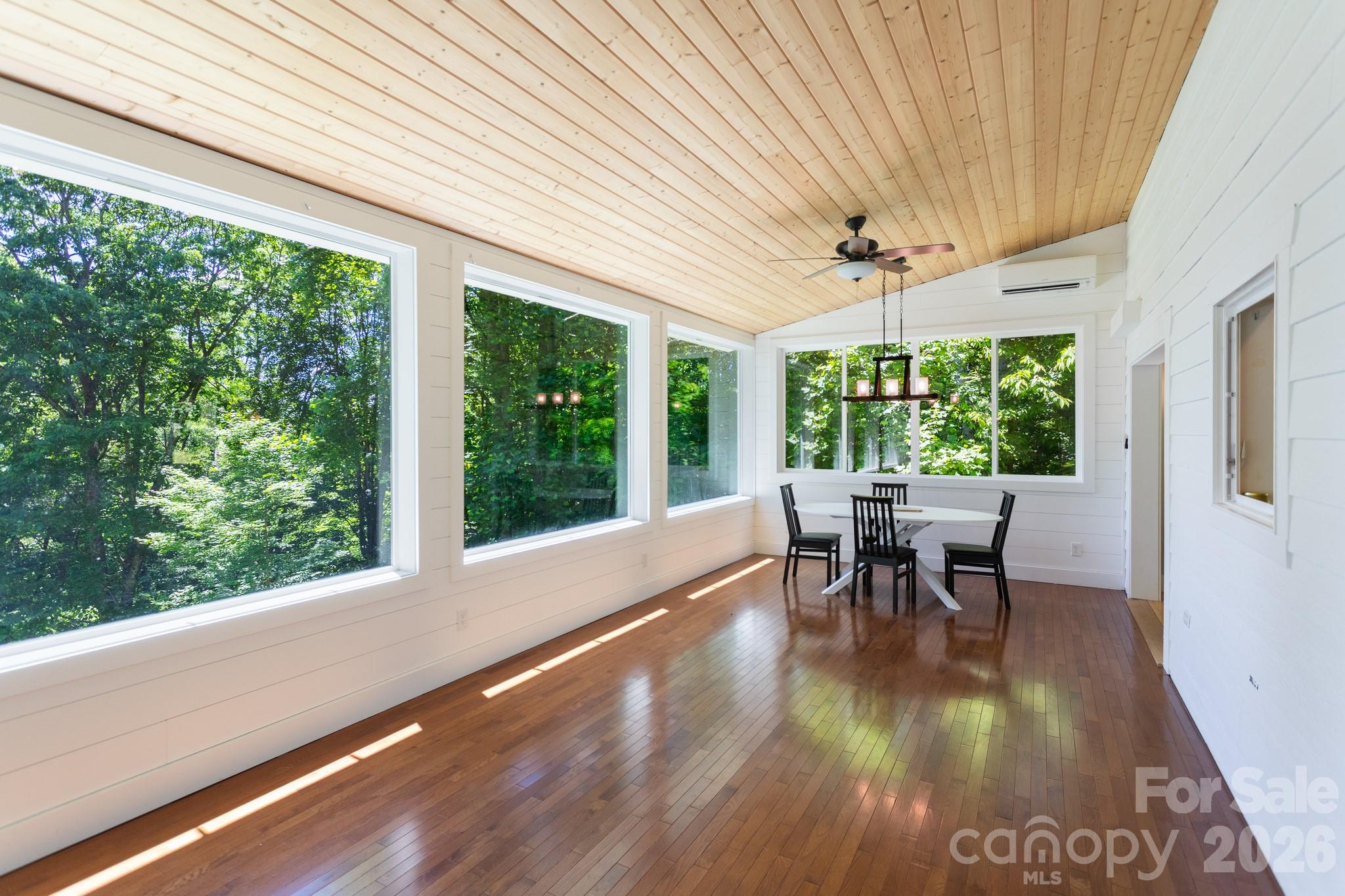 1621 Upward Way — Waynesville