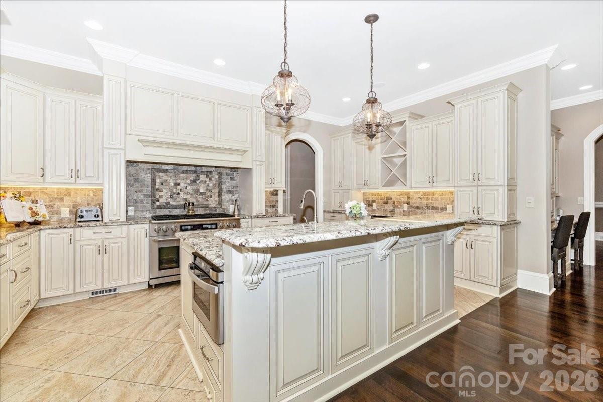 8100 Skye Lochs Drive — Waxhaw