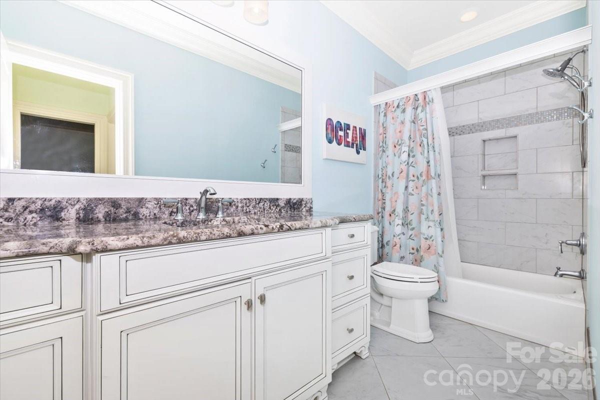 8100 Skye Lochs Drive — Waxhaw