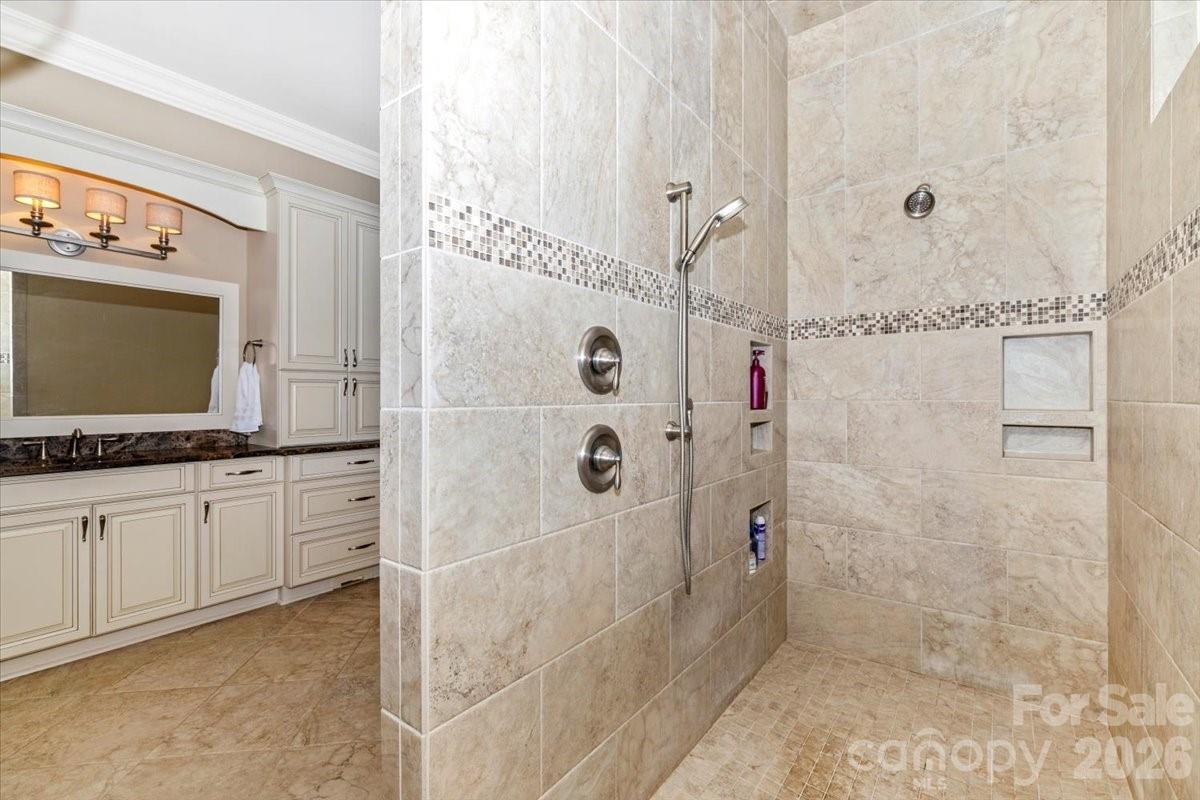 8100 Skye Lochs Drive — Waxhaw