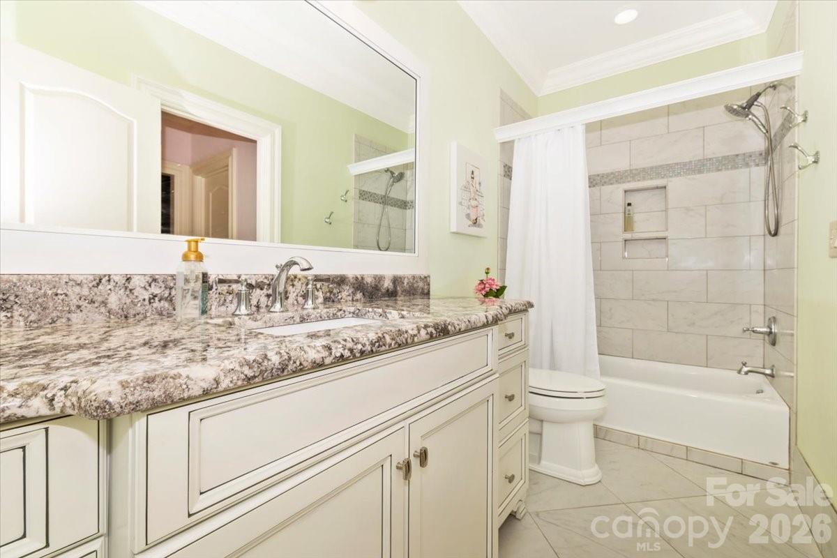 8100 Skye Lochs Drive — Waxhaw