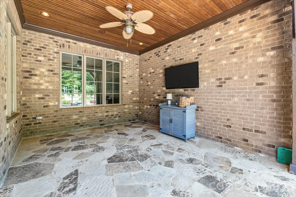 8100 Skye Lochs Drive — Waxhaw