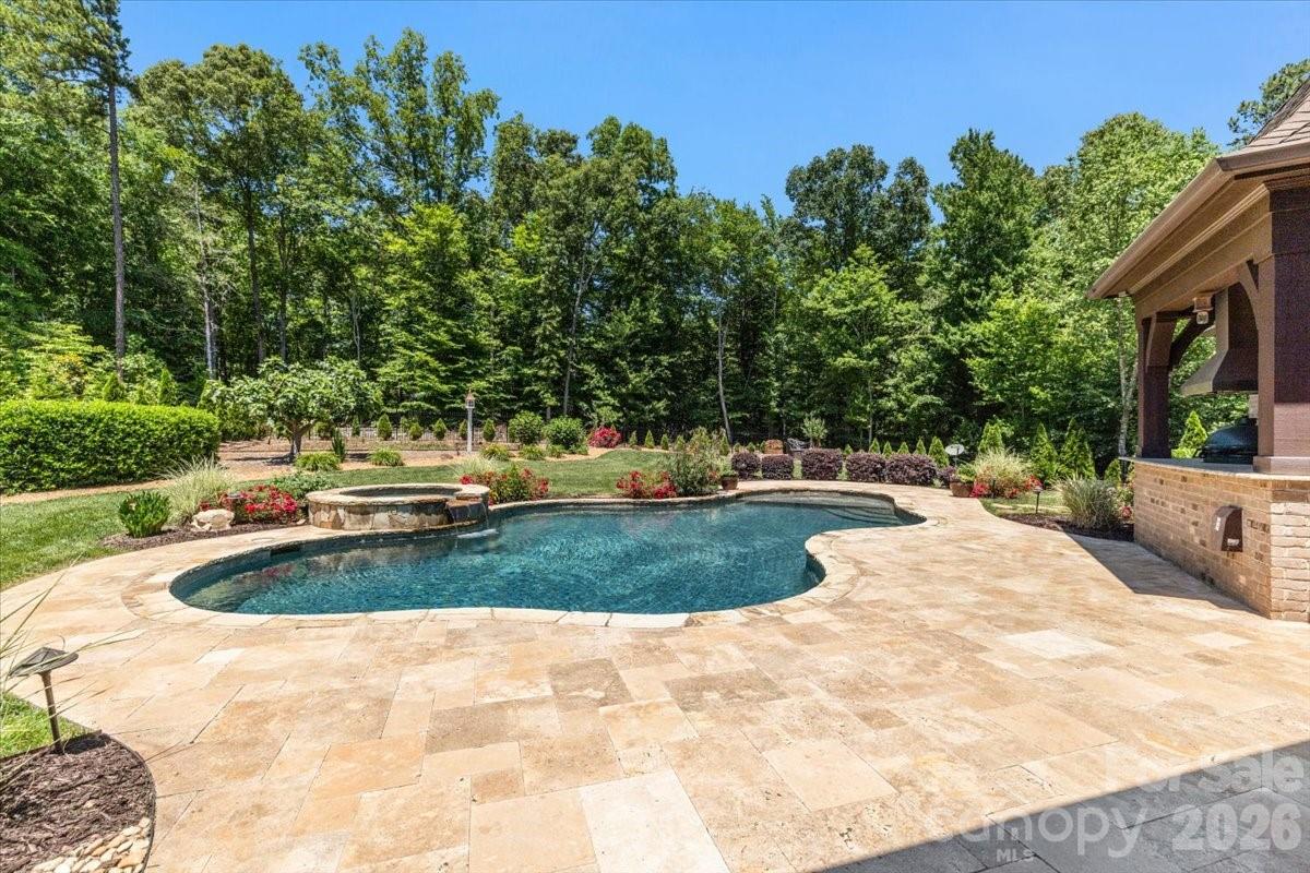 8100 Skye Lochs Drive — Waxhaw