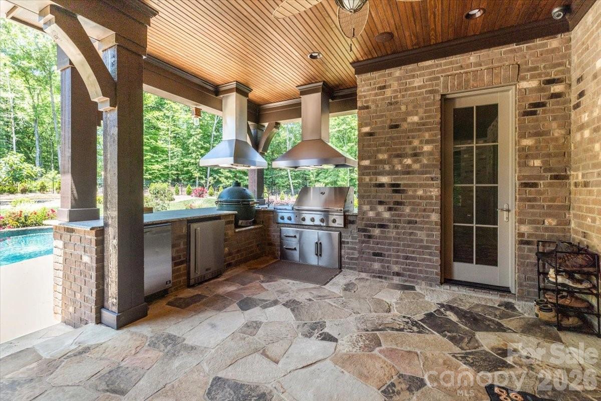 8100 Skye Lochs Drive — Waxhaw