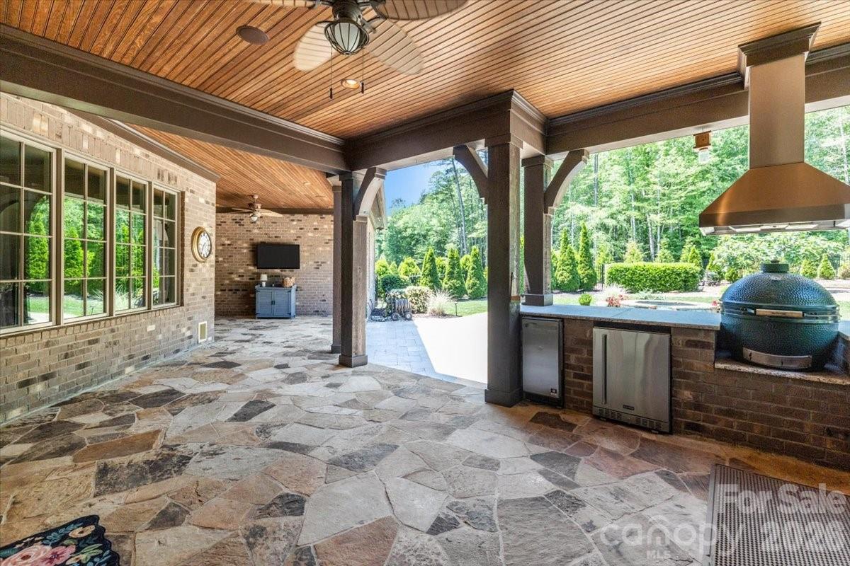 8100 Skye Lochs Drive — Waxhaw