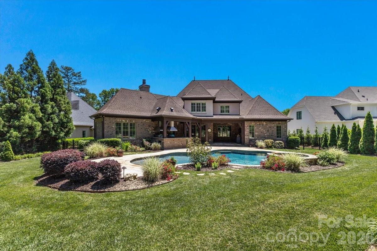 8100 Skye Lochs Drive — Waxhaw
