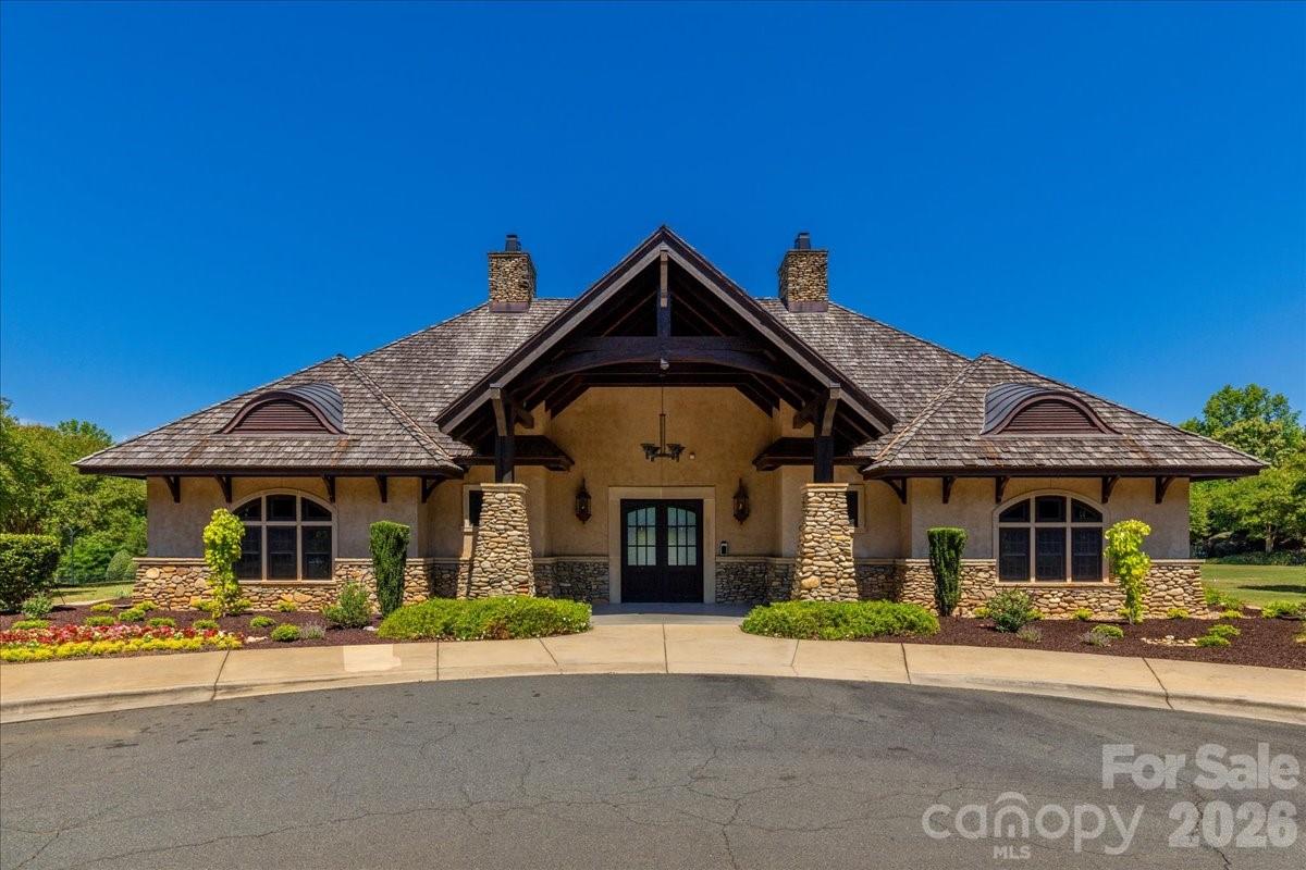 8100 Skye Lochs Drive — Waxhaw