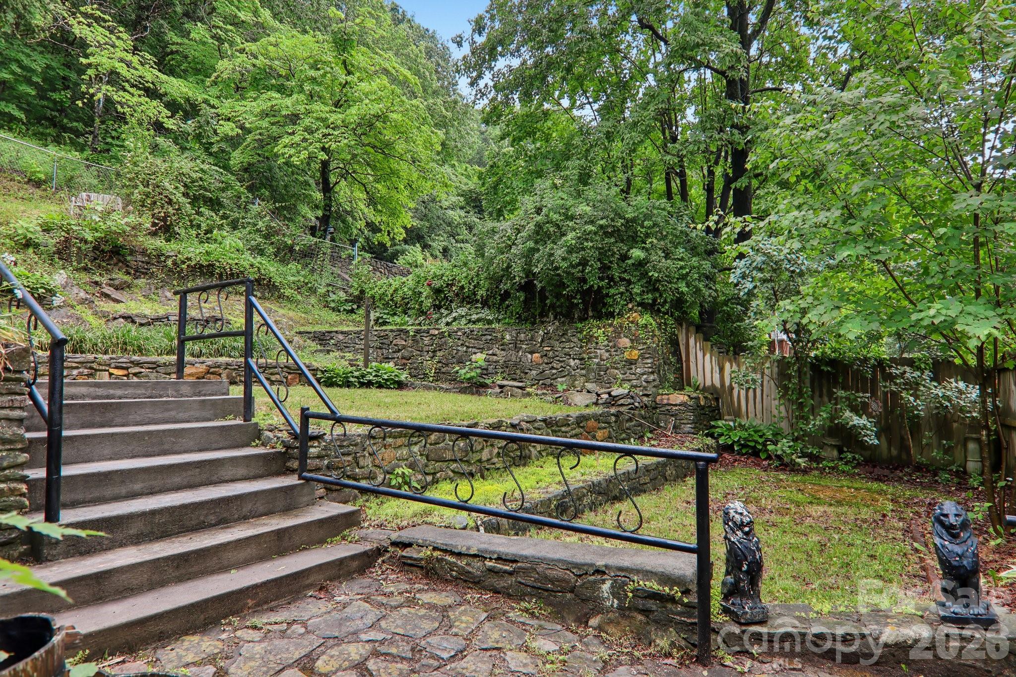 1157 S Main Street — Waynesville