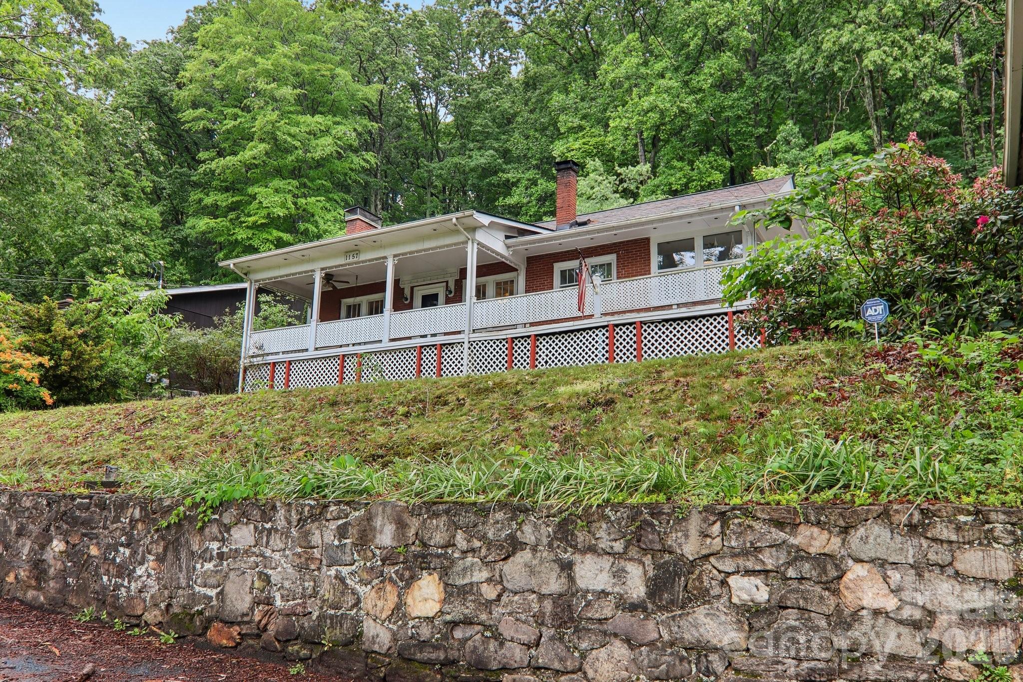 1157 S Main Street — Waynesville