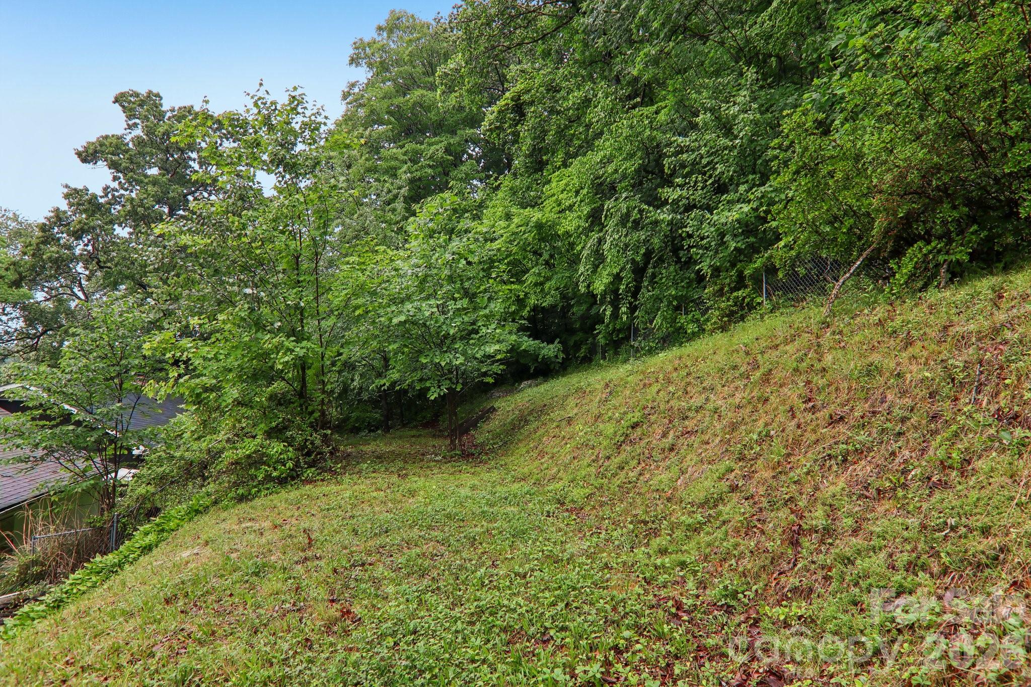 1157 S Main Street — Waynesville