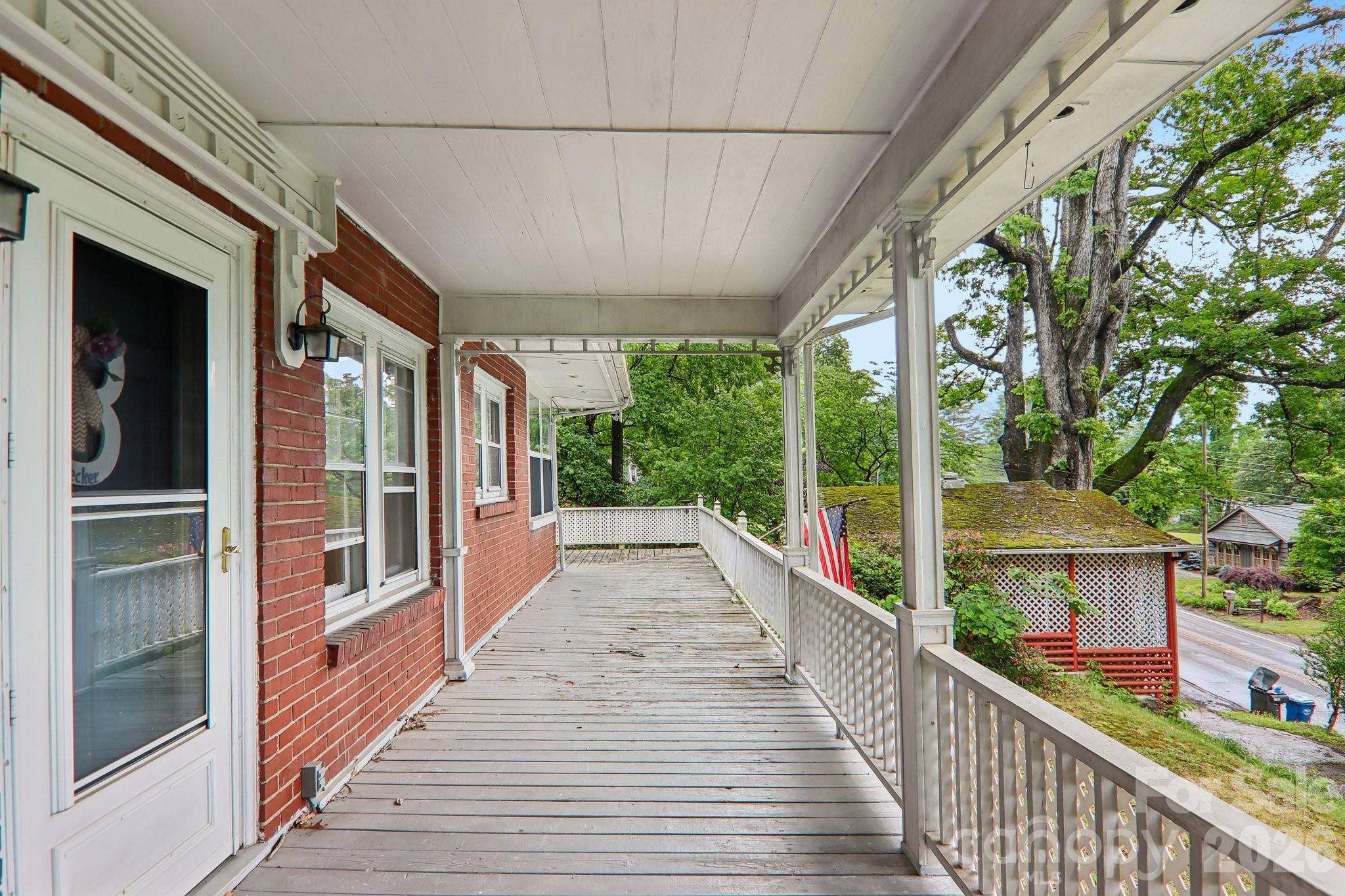 1157 S Main Street — Waynesville