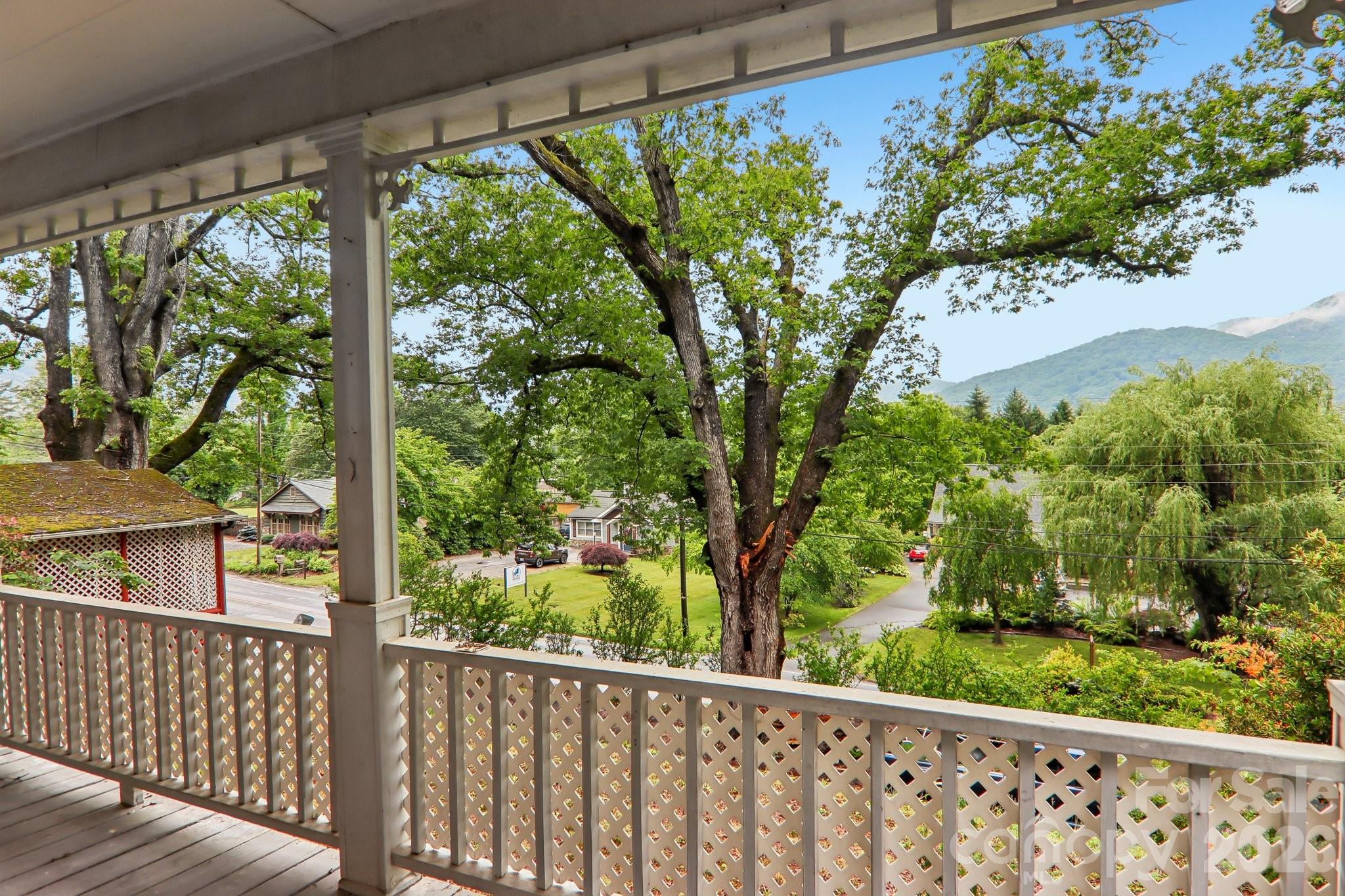 1157 S Main Street — Waynesville