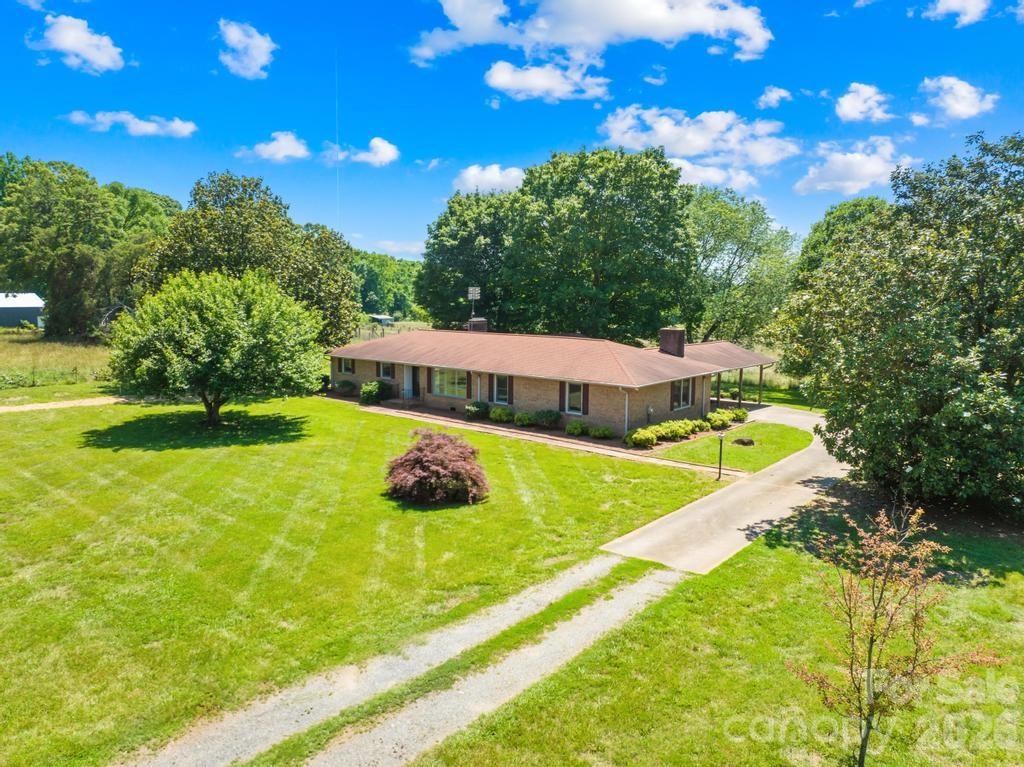 406 Kistler Farm Road — Mooresville
