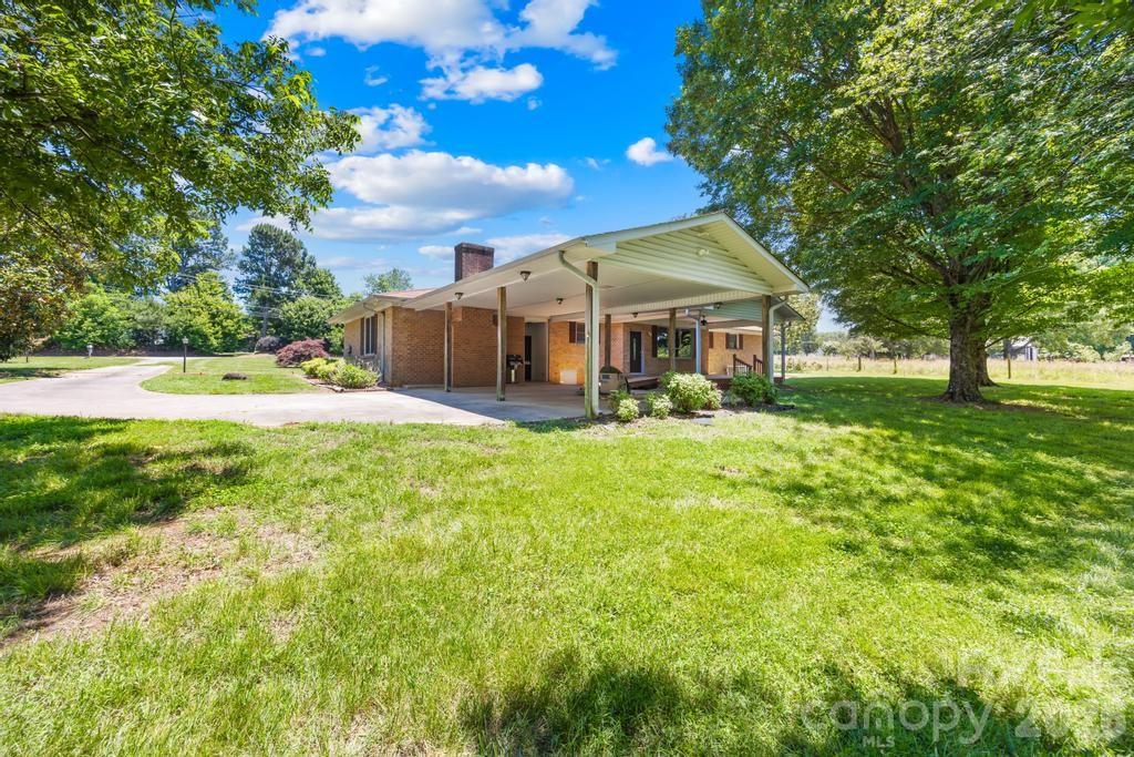 406 Kistler Farm Road — Mooresville