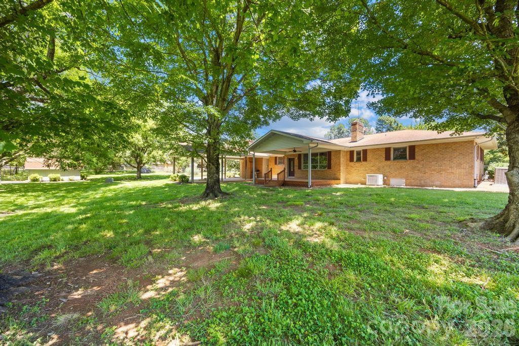 406 Kistler Farm Road — Mooresville