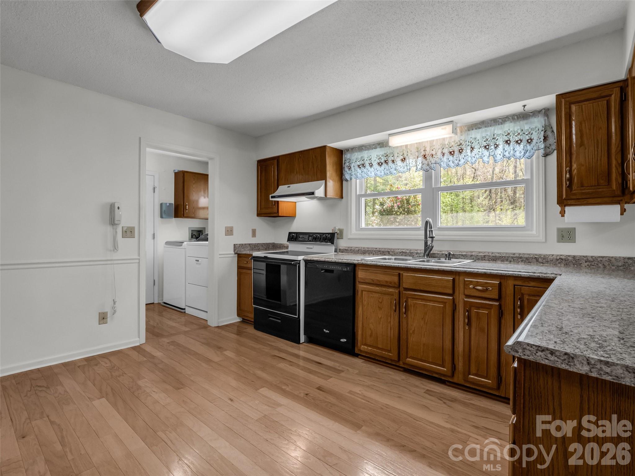 525 Maren Court — Hendersonville
