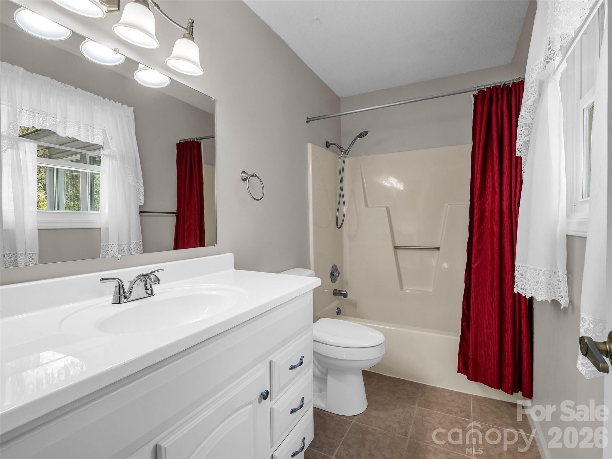 525 Maren Court — Hendersonville