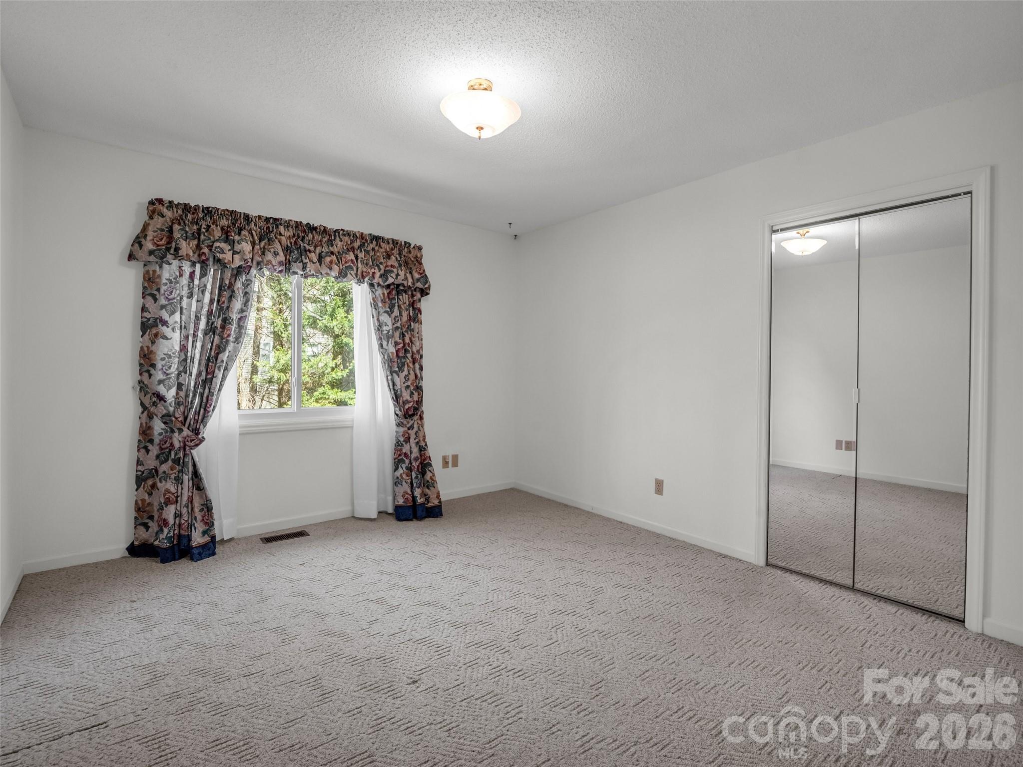 525 Maren Court — Hendersonville
