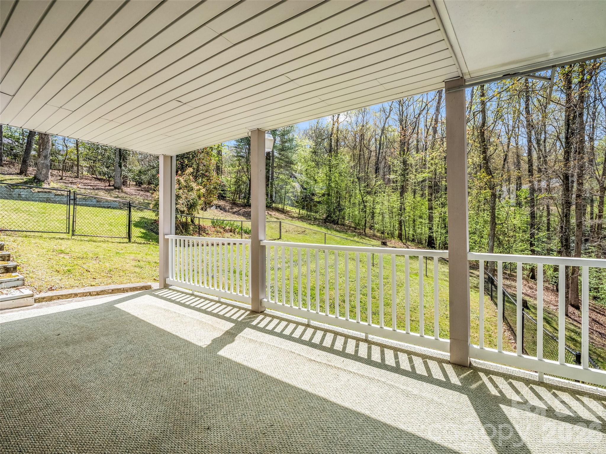 525 Maren Court — Hendersonville