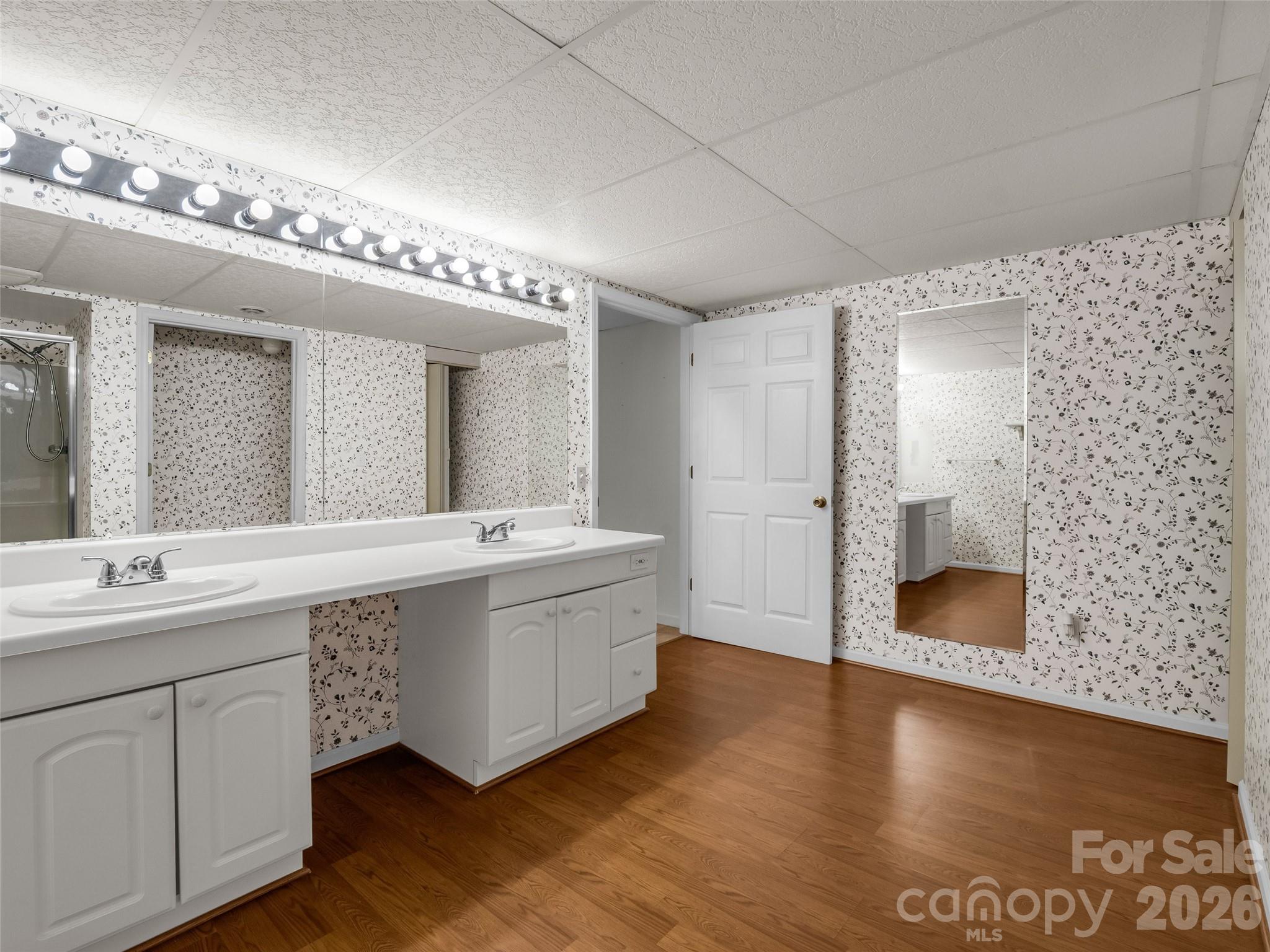 525 Maren Court — Hendersonville