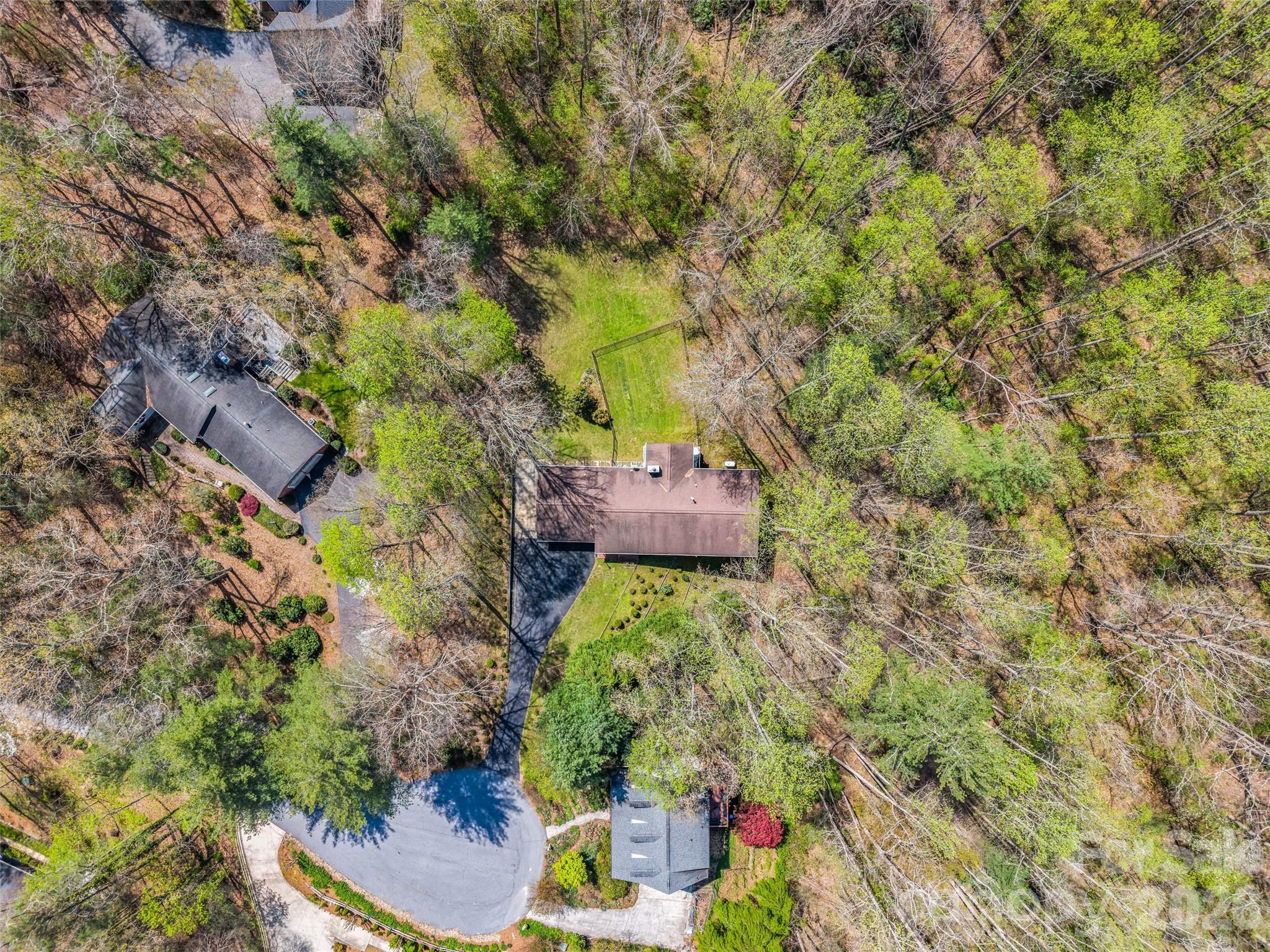 525 Maren Court — Hendersonville