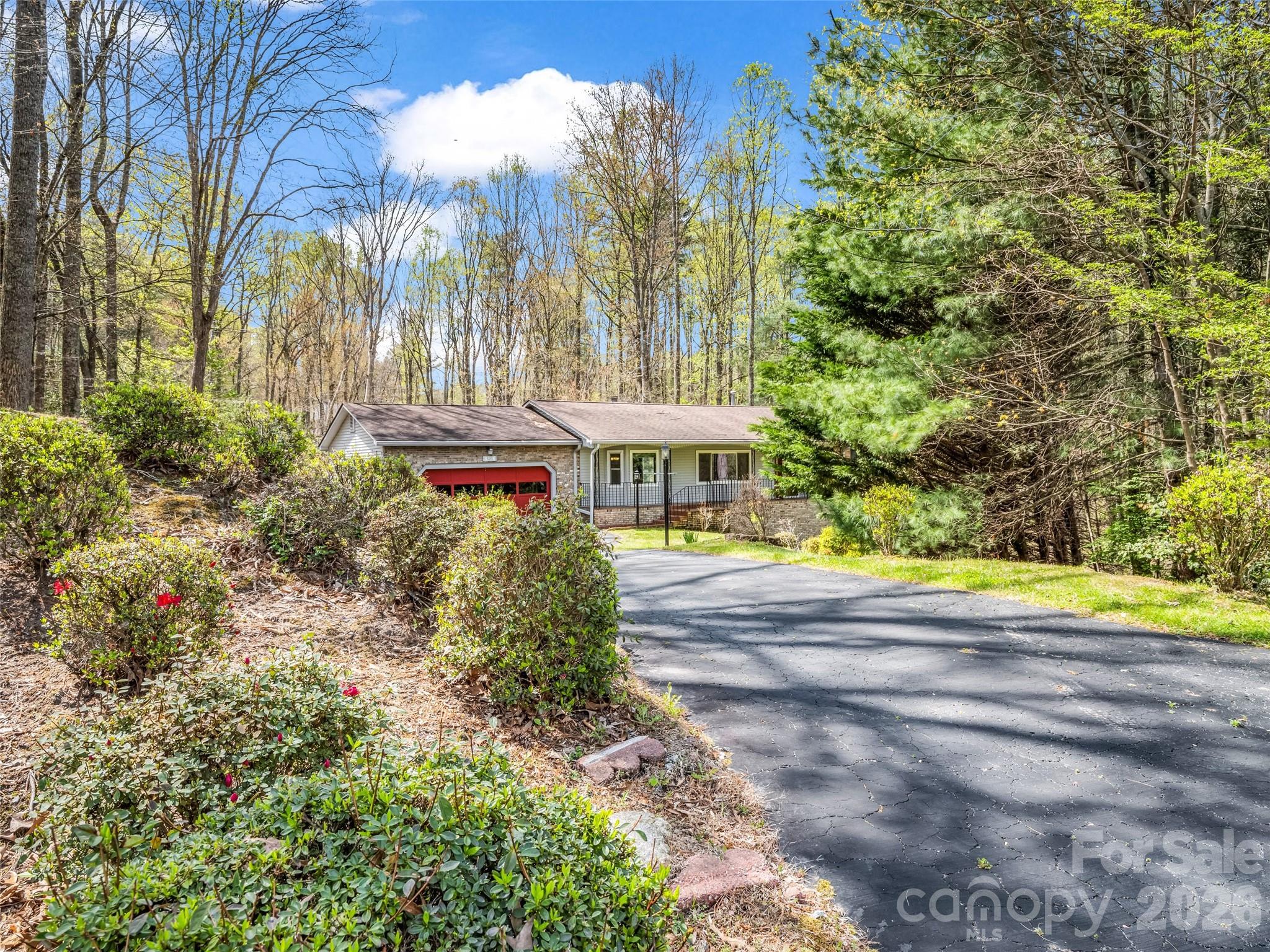 525 Maren Court — Hendersonville