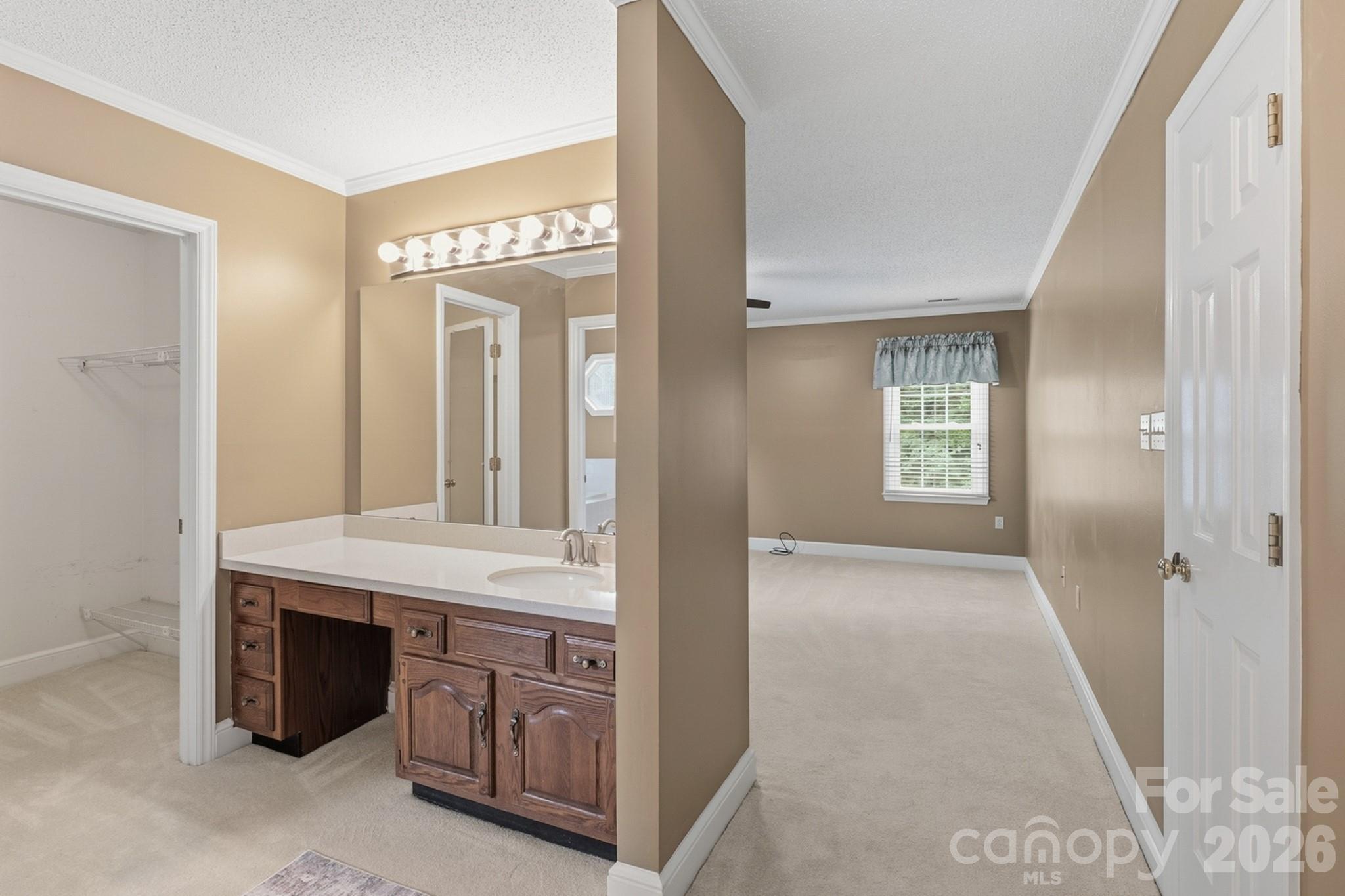 9232 Hemingford Court — Charlotte