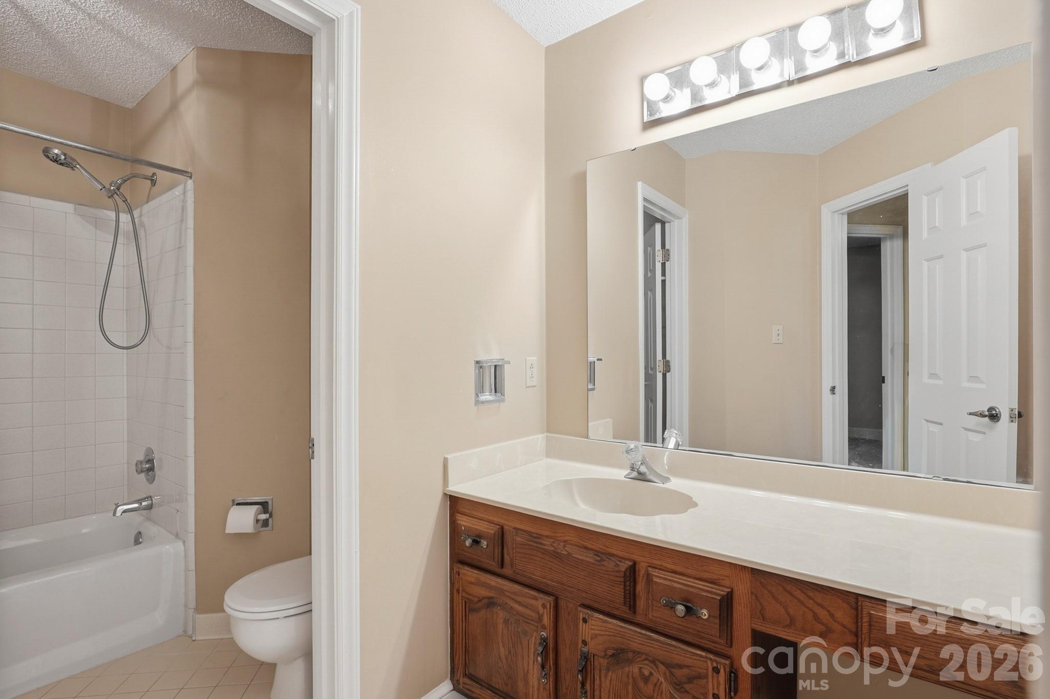 9232 Hemingford Court — Charlotte