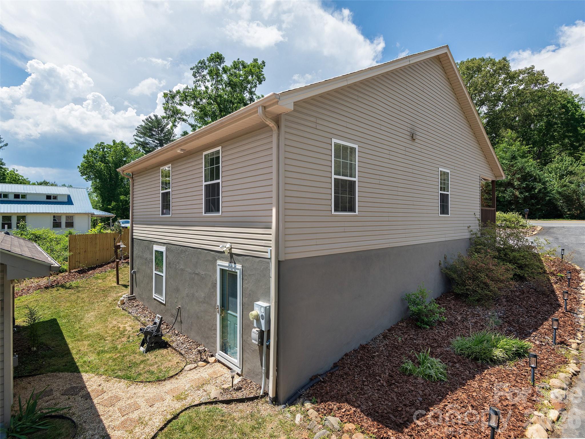 64 Springside Road — Asheville
