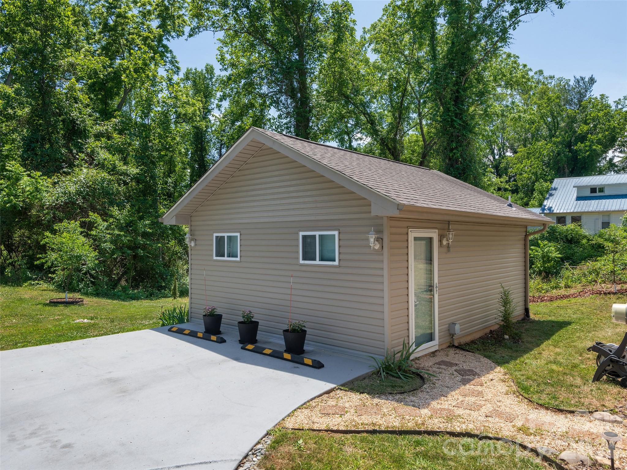 64 Springside Road — Asheville