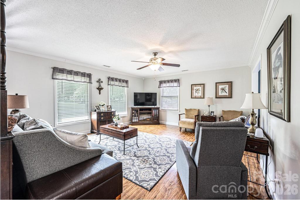 2651 31st Street Court NE — Hickory