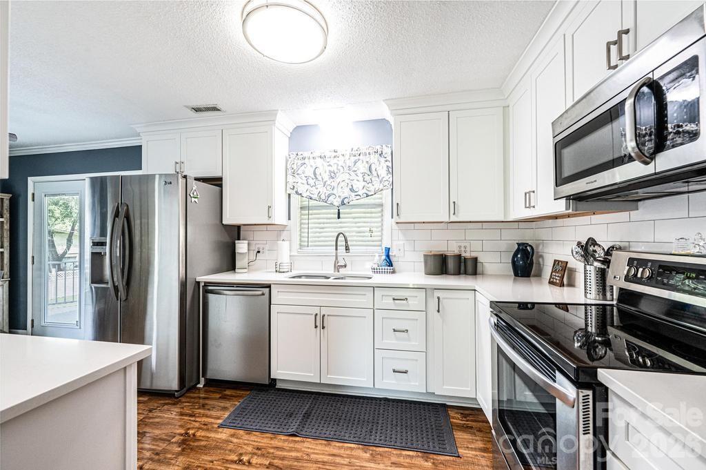 2651 31st Street Court NE — Hickory