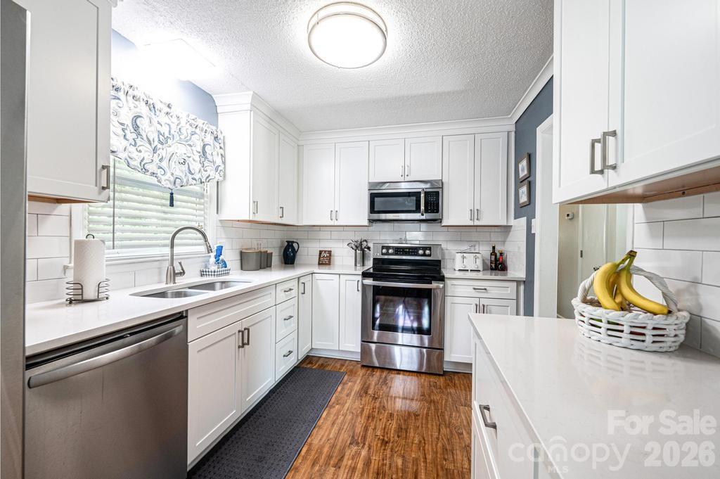2651 31st Street Court NE — Hickory