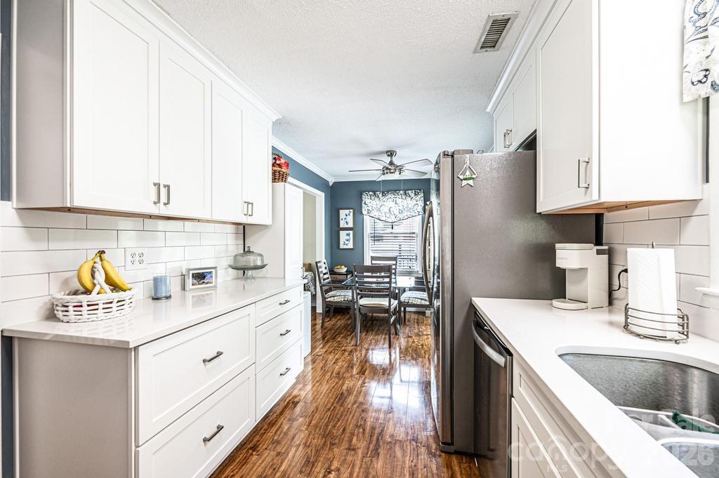 2651 31st Street Court NE — Hickory