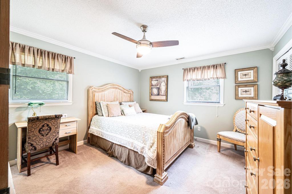 2651 31st Street Court NE — Hickory