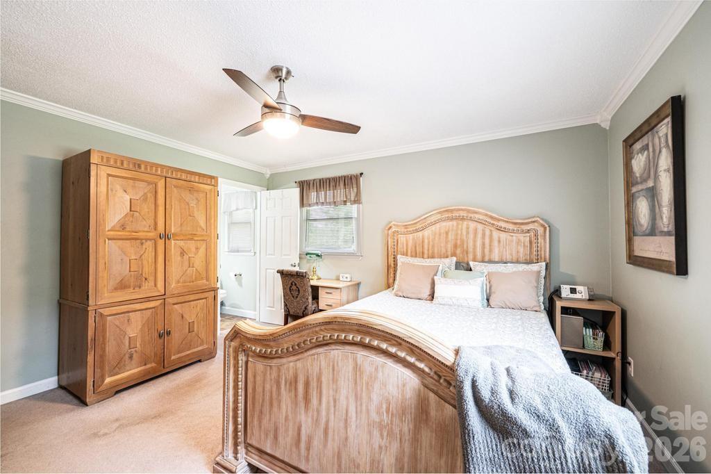 2651 31st Street Court NE — Hickory