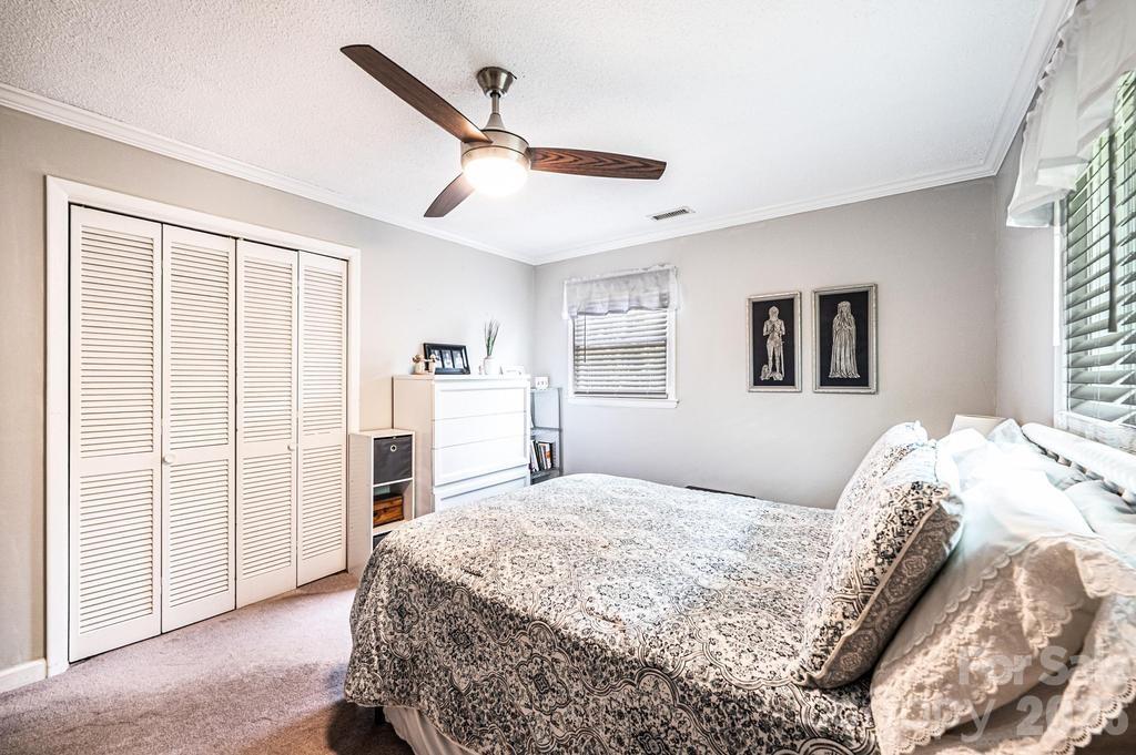2651 31st Street Court NE — Hickory