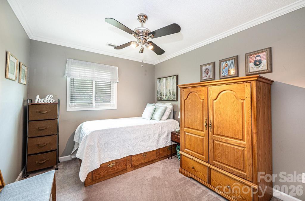 2651 31st Street Court NE — Hickory