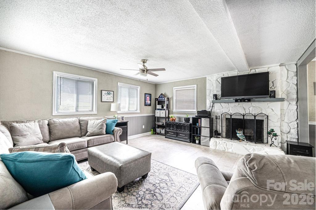 2651 31st Street Court NE — Hickory