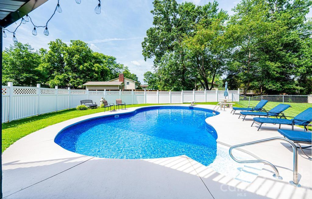2651 31st Street Court NE — Hickory