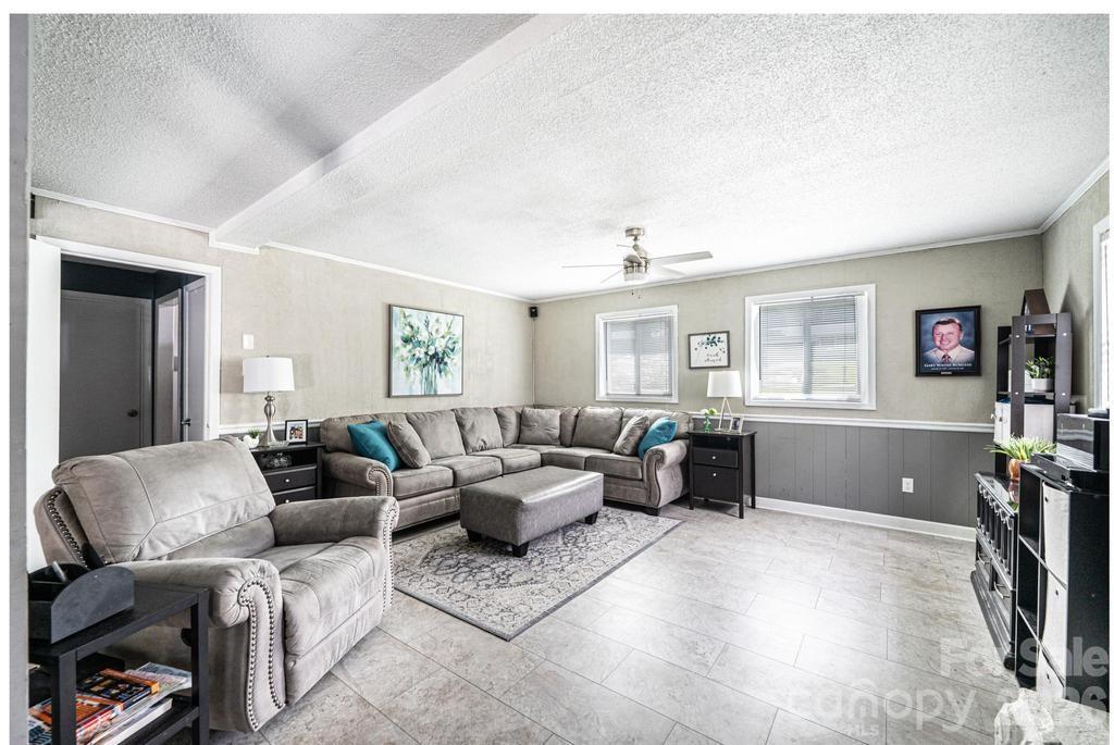 2651 31st Street Court NE — Hickory