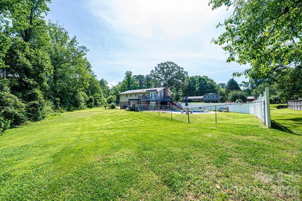 2651 31st Street Court NE — Hickory