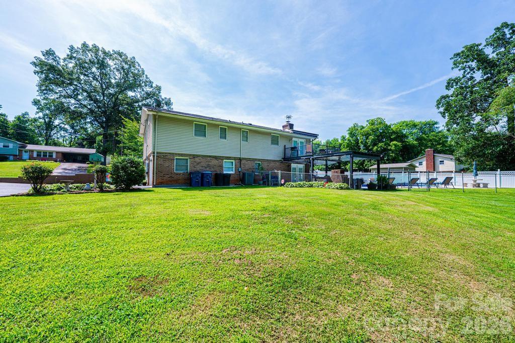 2651 31st Street Court NE — Hickory